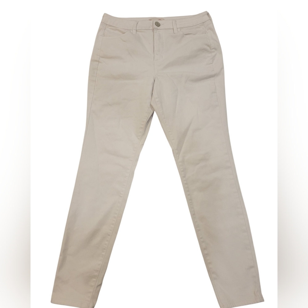 SO Women's Straight Leg White Jeans - Picture 4 of 6